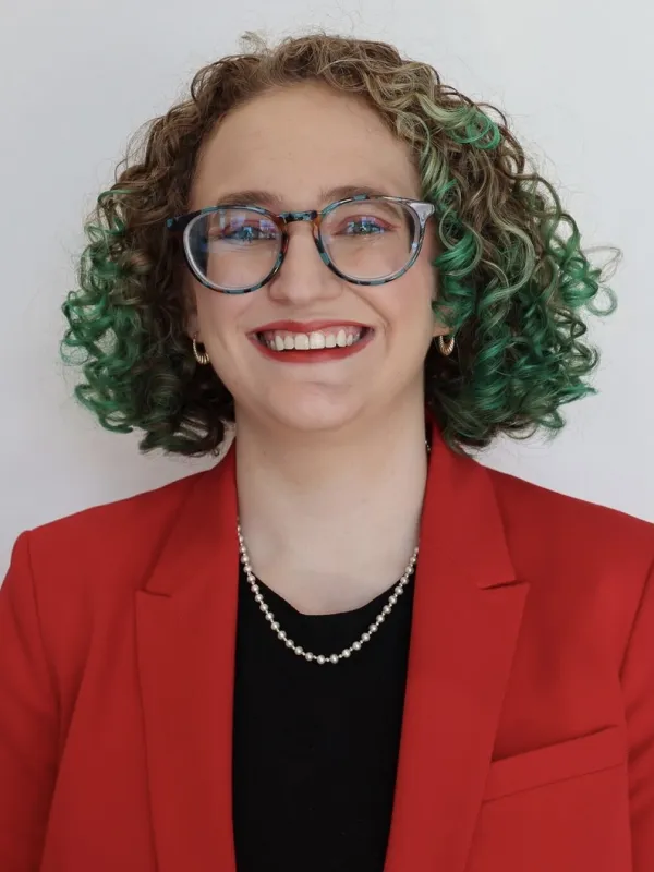 Headshot of Elizabeth Hinsdale.